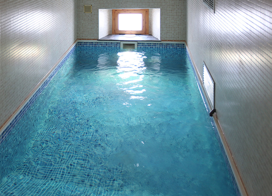 Suite no.9 with private heated swimming-pool