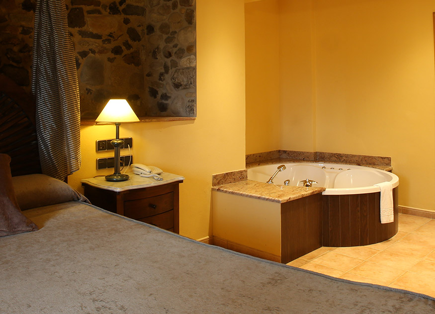 Suite no.1 with jacuzzi 2 places