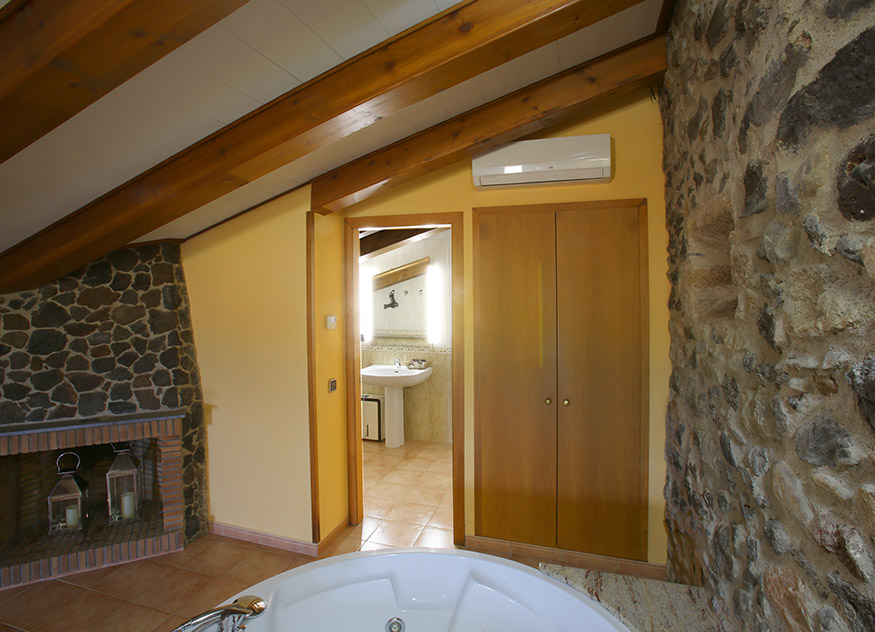 Suite no.3 with jacuzzi 2 places