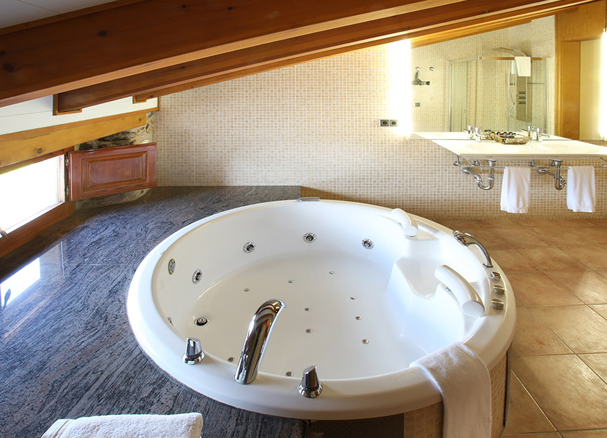 Suite no.11 with jacuzzi 2 places